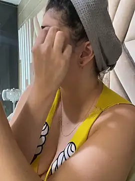 Snapshot of MilaRux chatting on 7, 11, 2025 MilaRux online show from 7, 11, 2025