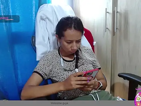 Danielagomez33 online show from 25, 2, 2026