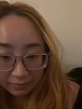 suki889 online show from 11, 1, 2025