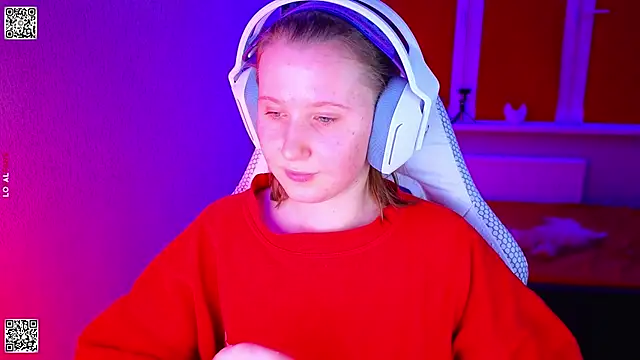 Snapshot of mon_lola chatting on 2, 12, 2025 mon lola online show from 2, 12, 2025