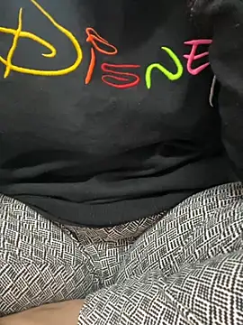 Snapshot of Red-Magic-25 chatting on 16, 11, 2025 Red-Magic-25 online show from 16, 11, 2025