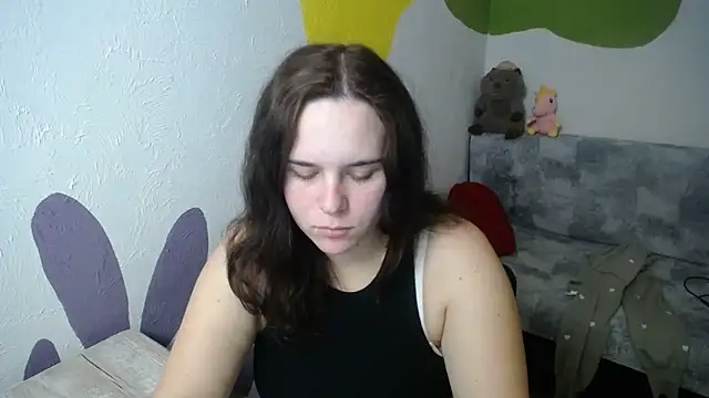 mini girly online show from 27, 10, 2025