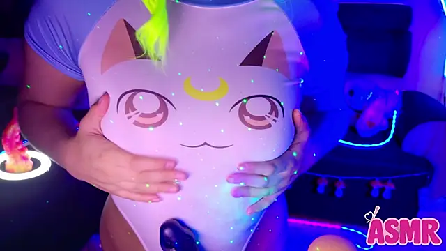 Snapshot of LaytonBox chatting on 30, 10, 2025 LaytonBox online show from 30, 10, 2025