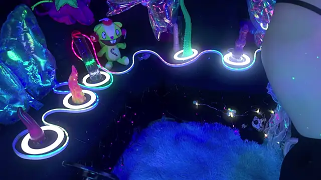 LaytonBox online show from 13, 4, 2026