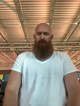 Snapshot of 32XRedBeard chatting on 12, 3, 2025 32XRedBeard online show from 12, 3, 2025