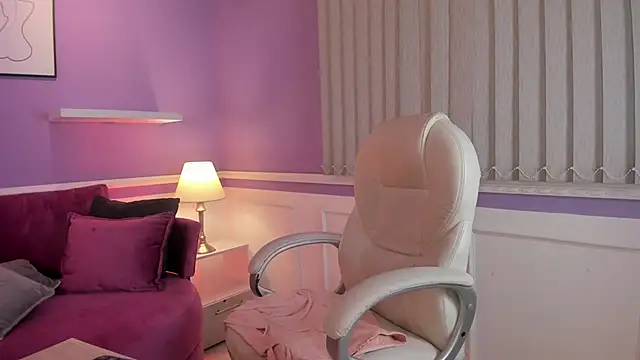 Snapshot of Emma_Walkerr_ chatting on 8, 2, 2025 Emma Walkerr online show from 8, 2, 2025