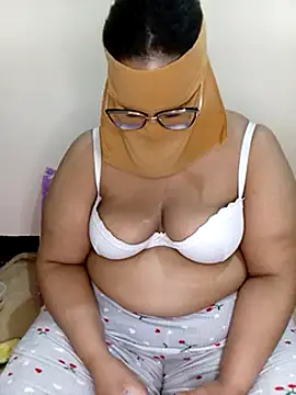 Snapshot of Samara-Bella chatting on 14, 2, 2025 Samara-Bella online show from 14, 2, 2025