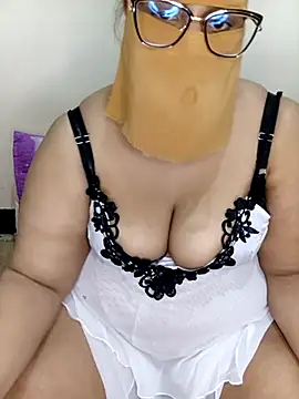 Snapshot of Samara-Bella chatting on 20, 2, 2025 Samara-Bella online show from 20, 2, 2025