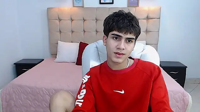 Snapshot of Tommy18__ chatting on 15, 1, 2025 Tommy18 online show from 15, 1, 2025