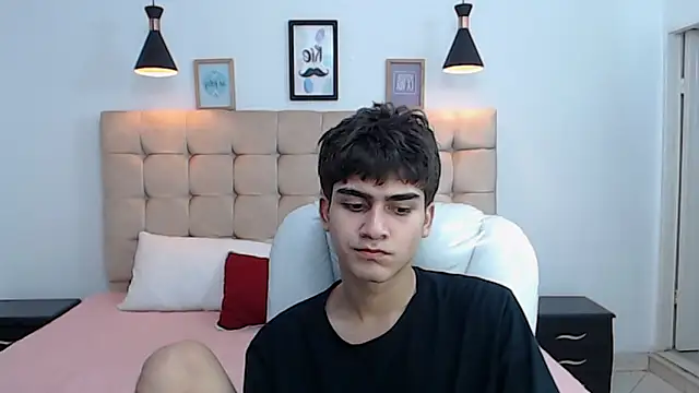 Snapshot of Tommy18__ chatting on 16, 1, 2025 Tommy18 online show from 16, 1, 2025