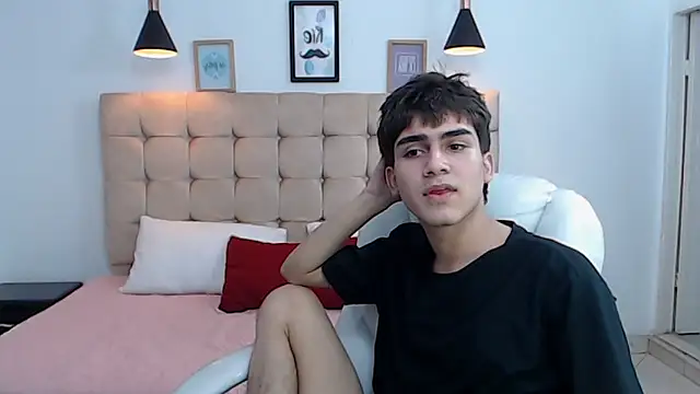 Snapshot of Tommy18__ chatting on 16, 1, 2025 Tommy18 online show from 16, 1, 2025