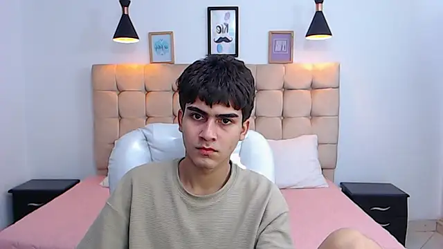 Snapshot of Tommy18__ chatting on 17, 1, 2025 Tommy18 online show from 17, 1, 2025