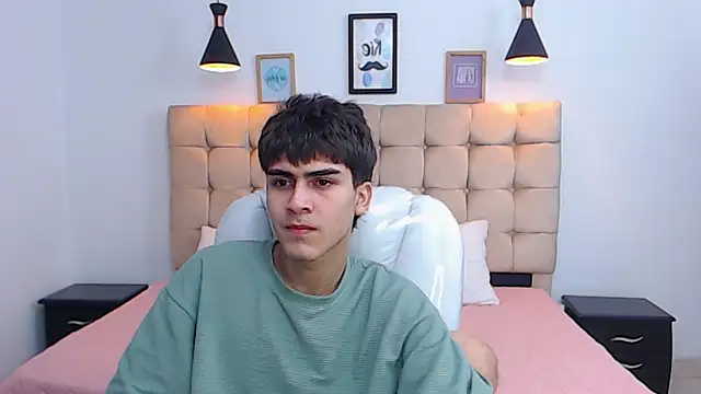 Snapshot of Tommy18__ chatting on 18, 1, 2025 Tommy18 online show from 18, 1, 2025