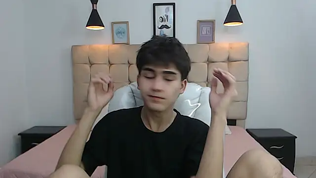 Snapshot of Tommy18__ chatting on 21, 1, 2025 Tommy18 online show from 21, 1, 2025