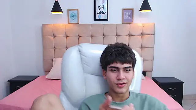 Snapshot of Tommy18__ chatting on 23, 1, 2025 Tommy18 online show from 23, 1, 2025