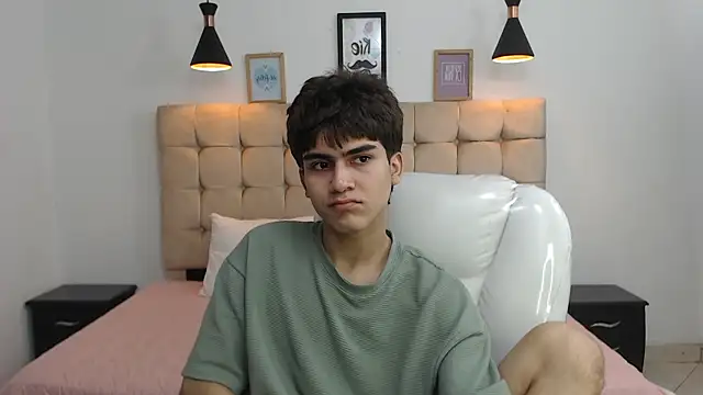 Snapshot of Tommy18__ chatting on 29, 1, 2025 Tommy18 online show from 29, 1, 2025