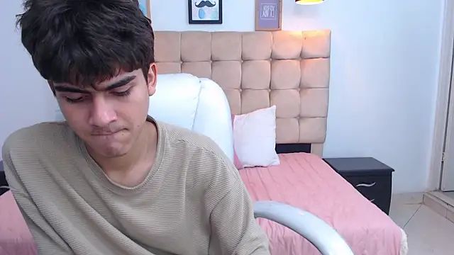 Snapshot of Tommy18__ chatting on 4, 2, 2025 Tommy18 online show from 4, 2, 2025