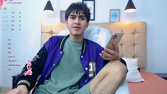 Snapshot of Tommy18__ chatting on 9, 2, 2025 Tommy18 online show from 9, 2, 2025