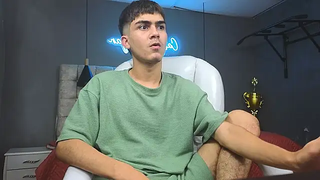 Snapshot of Tommy18__ chatting on 11, 2, 2025 Tommy18 online show from 11, 2, 2025