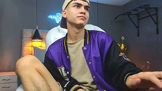 Snapshot of Tommy18__ chatting on 13, 2, 2025 Tommy18 online show from 13, 2, 2025