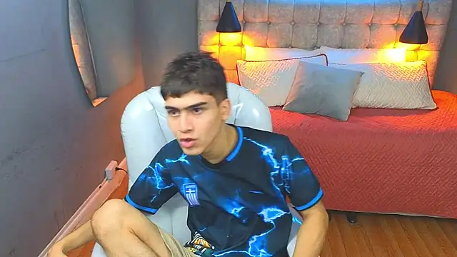 Snapshot of Tommy18__ chatting on 21, 2, 2025 Tommy18 online show from 21, 2, 2025