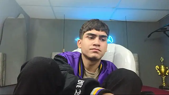 Snapshot of Tommy18__ chatting on 27, 2, 2025 Tommy18 online show from 27, 2, 2025