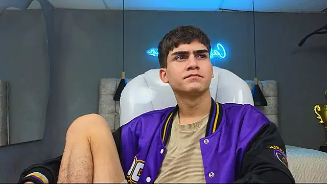 Snapshot of Tommy18__ chatting on 2, 3, 2025 Tommy18 online show from 2, 3, 2025