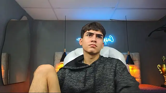 Snapshot of Tommy18__ chatting on 5, 3, 2025 Tommy18 online show from 5, 3, 2025