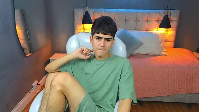 Snapshot of Tommy18__ chatting on 9, 3, 2025 Tommy18 online show from 9, 3, 2025