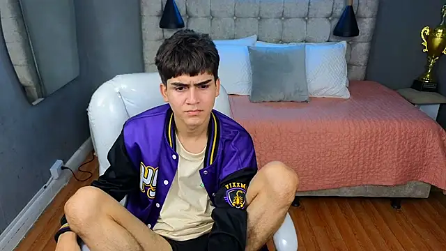 Snapshot of Tommy18__ chatting on 11, 3, 2025 Tommy18 online show from 11, 3, 2025