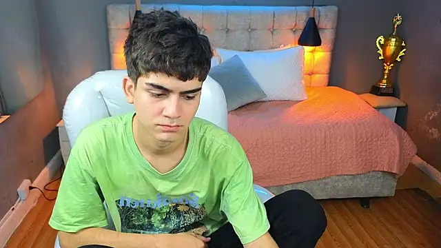 Snapshot of Tommy18__ chatting on 12, 3, 2025 Tommy18 online show from 12, 3, 2025