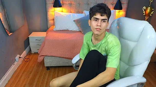 Snapshot of Tommy18__ chatting on 12, 3, 2025 Tommy18 online show from 12, 3, 2025