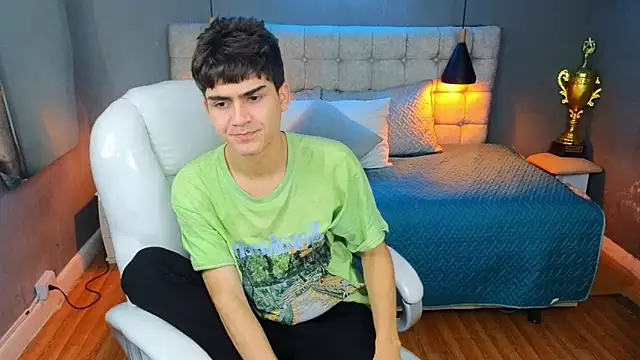 Snapshot of Tommy18__ chatting on 15, 3, 2025 Tommy18 online show from 15, 3, 2025