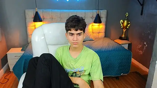 Snapshot of Tommy18__ chatting on 15, 3, 2025 Tommy18 online show from 15, 3, 2025