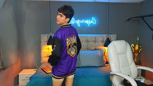 Snapshot of Tommy18__ chatting on 16, 3, 2025 Tommy18 online show from 16, 3, 2025