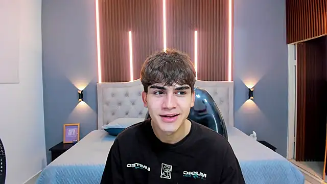 Snapshot of Tommy18__ chatting on 19, 9, 2025 Tommy18 online show from 19, 9, 2025