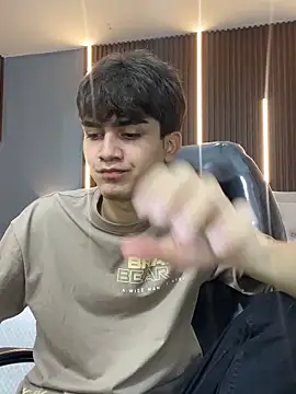 Snapshot of Tommy18__ chatting on 27, 9, 2025 Tommy18 online show from 27, 9, 2025