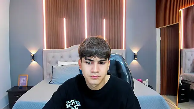 Snapshot of Tommy18__ chatting on 21, 10, 2025 Tommy18 online show from 21, 10, 2025