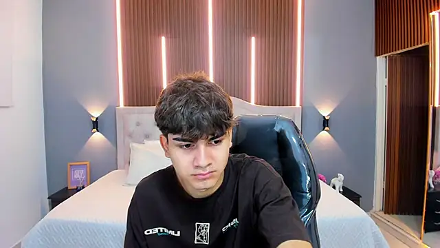 Snapshot of Tommy18__ chatting on 23, 10, 2025 Tommy18 online show from 23, 10, 2025