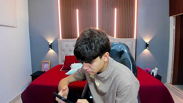 Snapshot of Tommy18__ chatting on 25, 10, 2025 Tommy18 online show from 25, 10, 2025