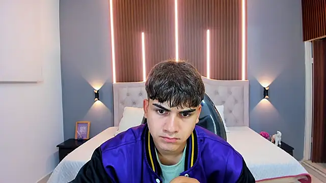 Snapshot of Tommy18__ chatting on 30, 10, 2025 Tommy18 online show from 30, 10, 2025