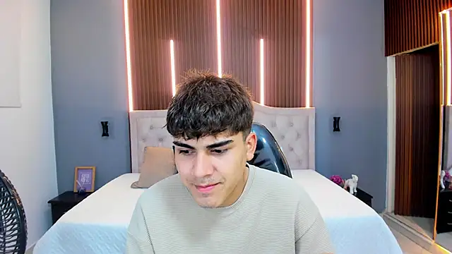 Snapshot of Tommy18__ chatting on 31, 10, 2025 Tommy18 online show from 31, 10, 2025