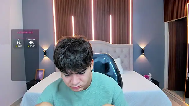 Snapshot of Tommy18__ chatting on 22, 11, 2025 Tommy18 online show from 22, 11, 2025