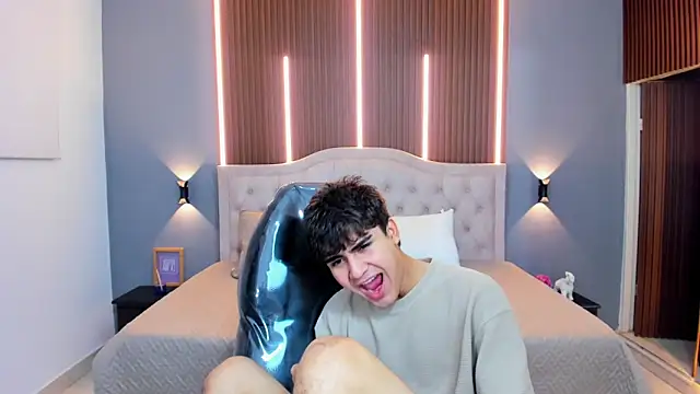 Snapshot of Tommy18__ chatting on 29, 11, 2025 Tommy18 online show from 29, 11, 2025