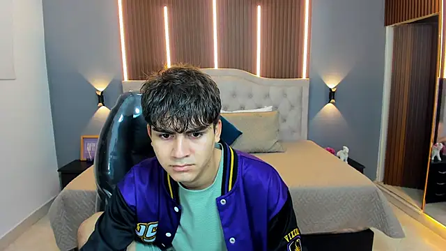 Snapshot of Tommy18__ chatting on 30, 11, 2025 Tommy18 online show from 30, 11, 2025