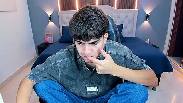 Tommy18   online show from 19, 4, 2026