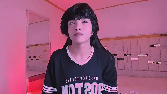 AllanYong18 online show from 11, 3, 2025