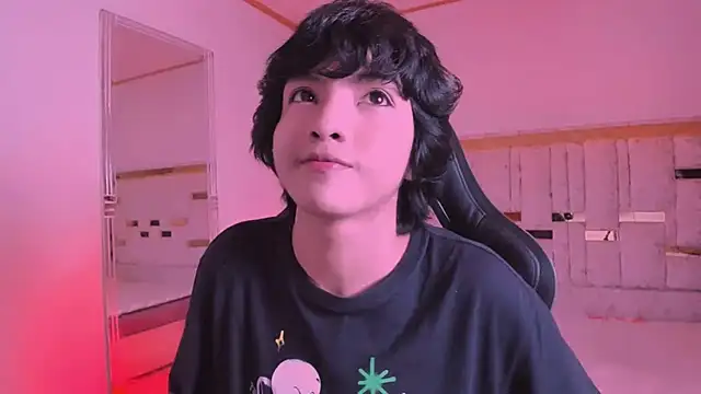 AllanYong18 online show from 15, 3, 2025