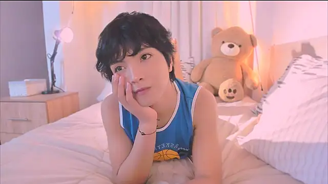 AllanYong18 online show from 19, 11, 2025