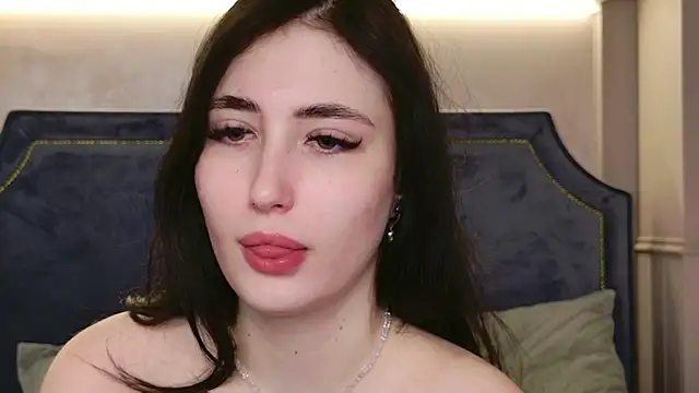 EmmaLawrens online show from 6, 3, 2026